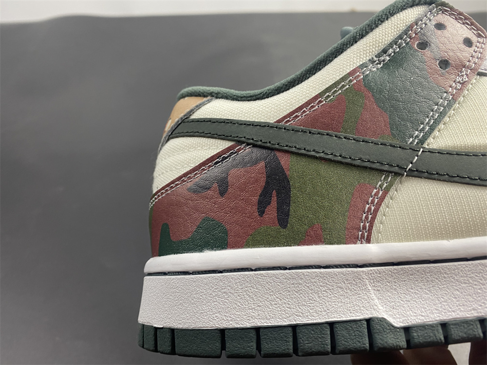 Dunk Low SE Sail Multi-Camo DH0957-100