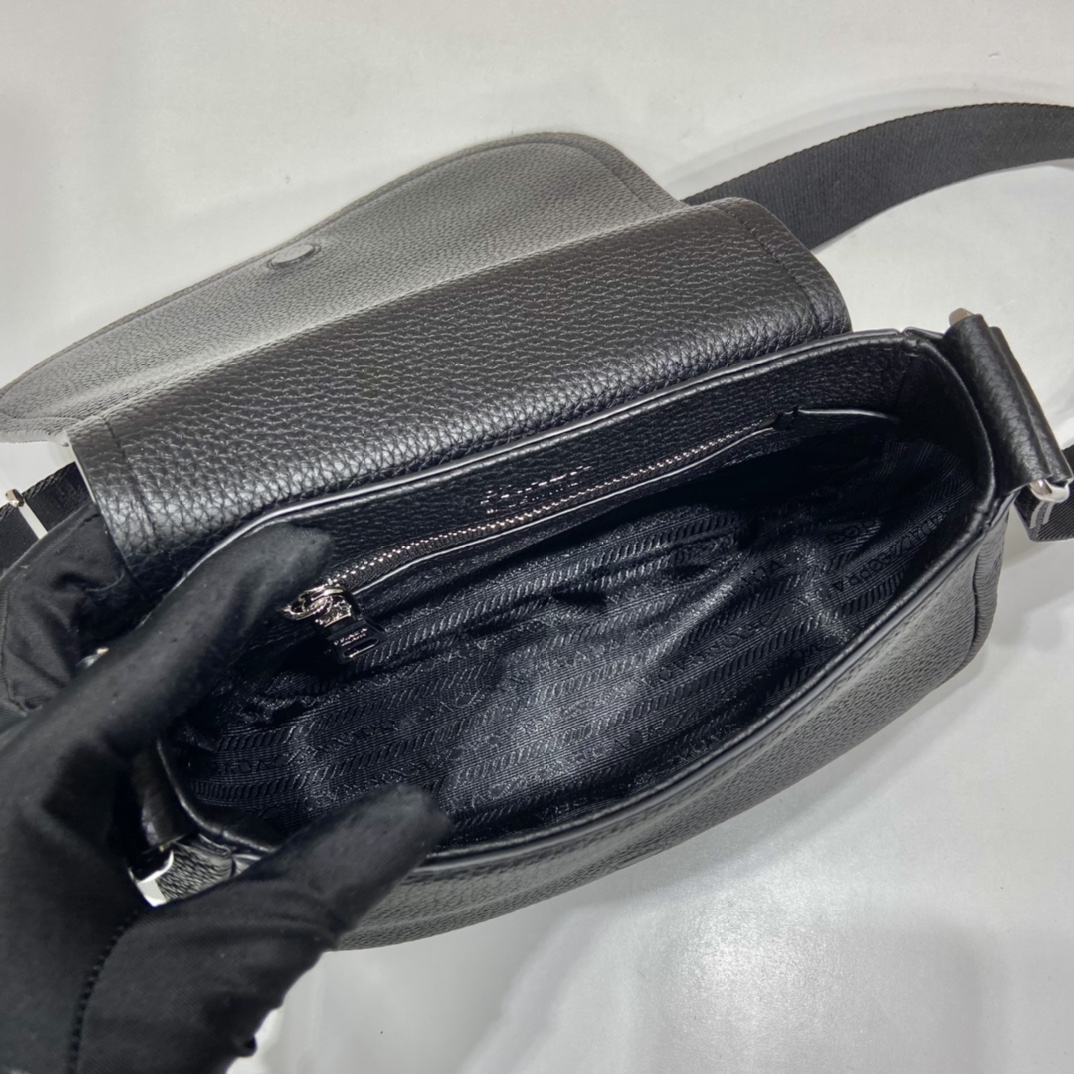 Pra*a 1bd293 crossbody bag -24*17*9.5cm