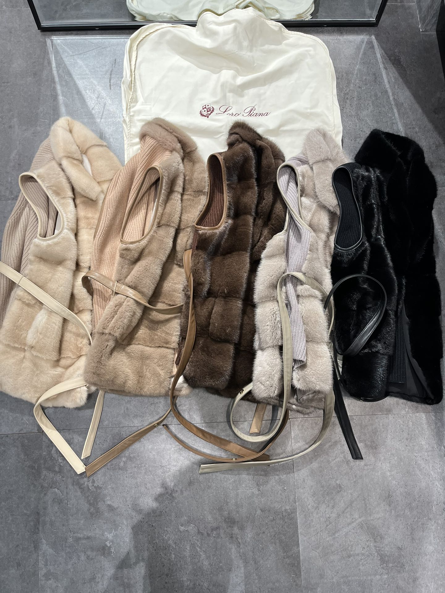 L0r0 P1ana cashmere knitted vest