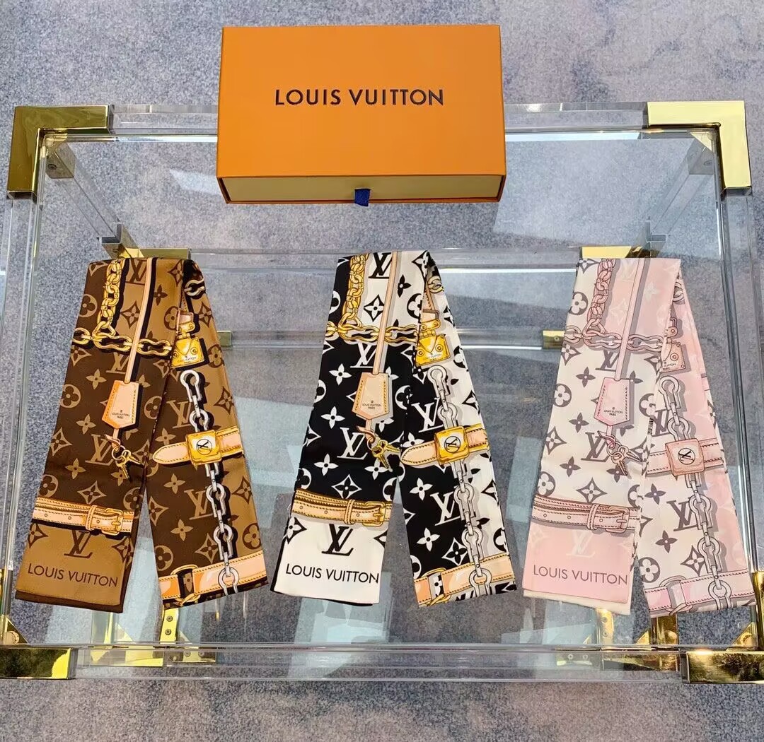 l0*is V*t0n hair band