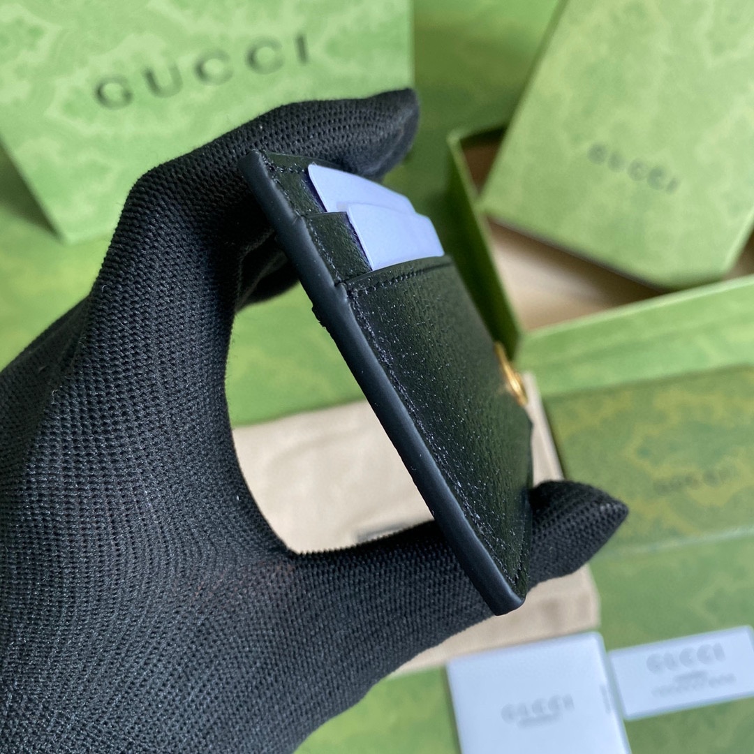 G*u*i wallet-10*7.5cm