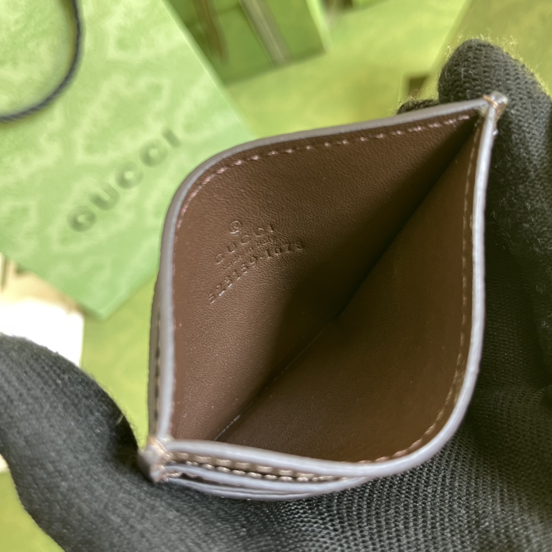 G*u*i wallet-10*7.5cm
