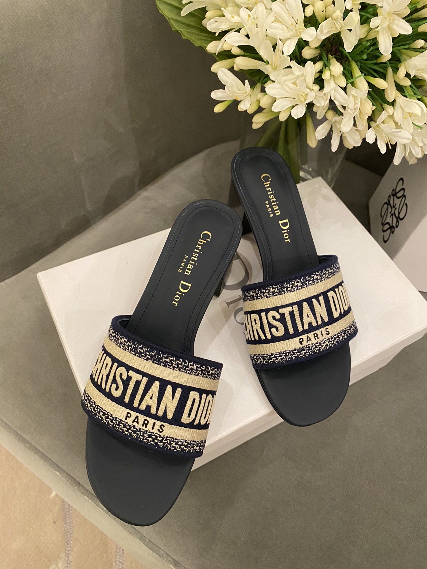 D*or slippers