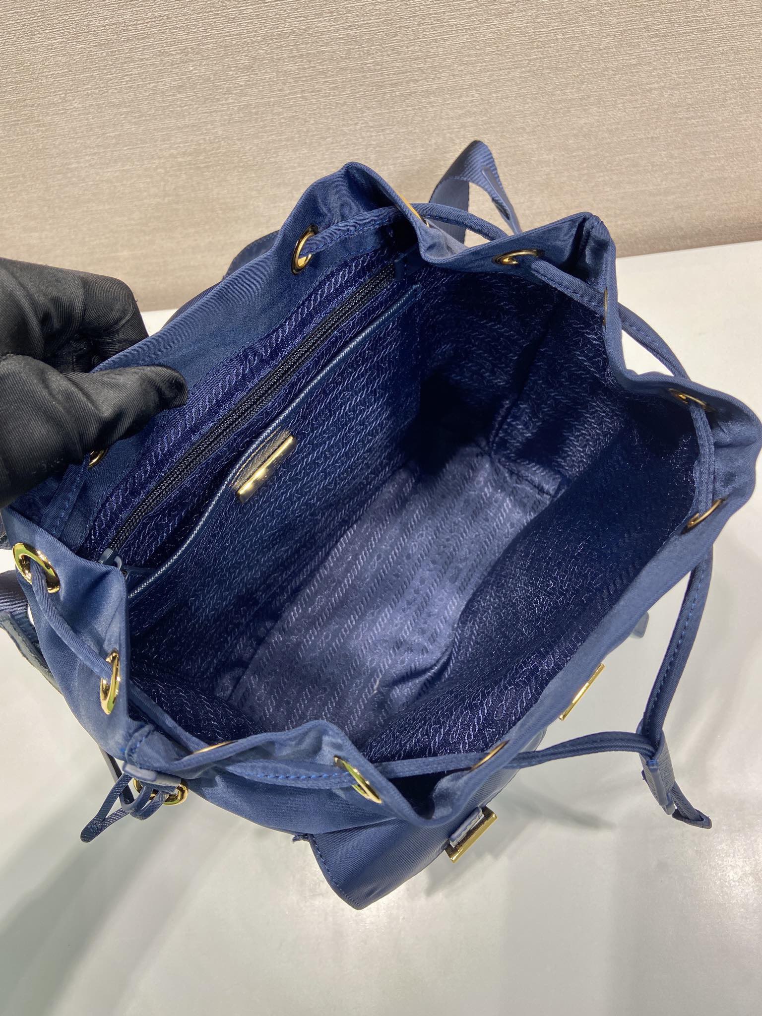 Pra*a backpack 1bz677a-24*28*12cm