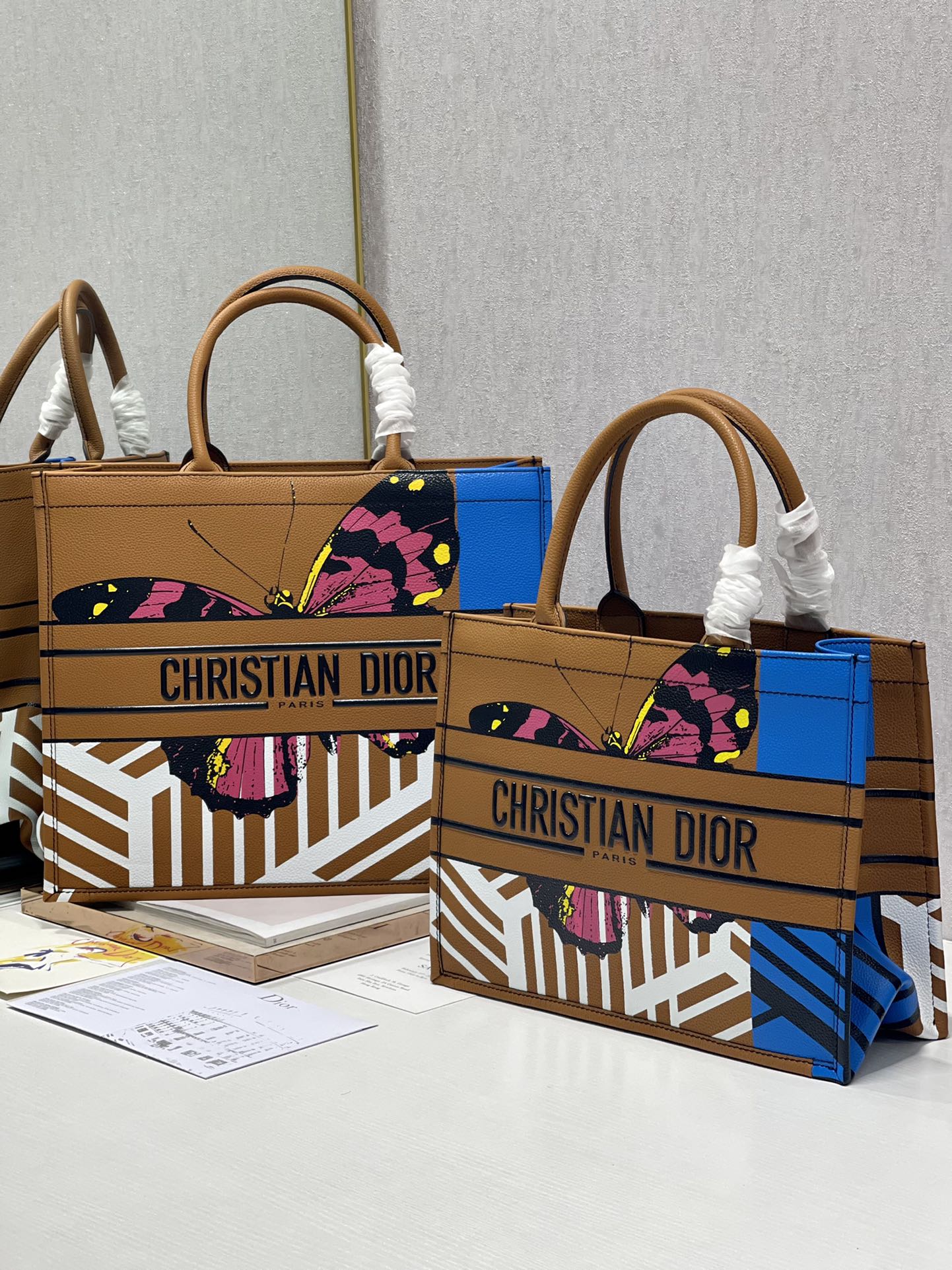 D*or book tote