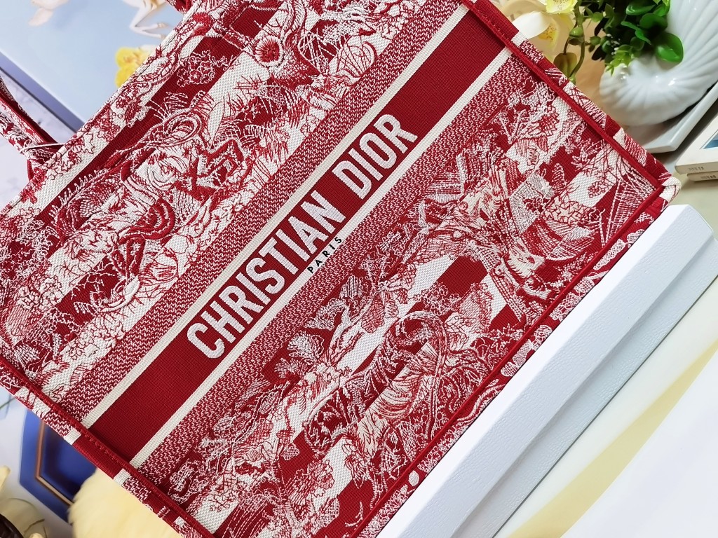 D*or book tote