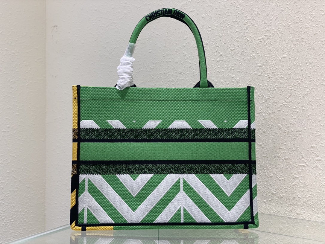 D*or small book tote-36.5cm