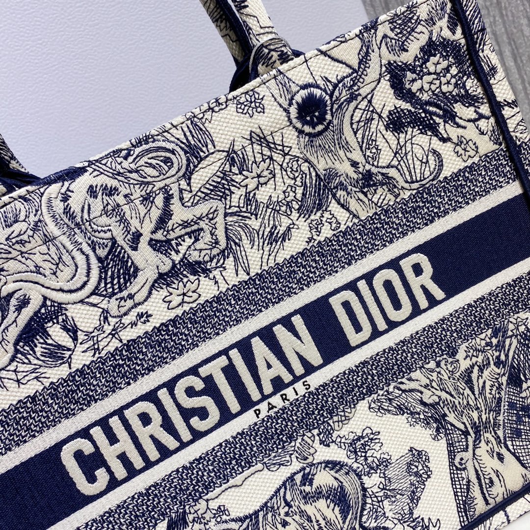 D*or small book tote-36.5cm