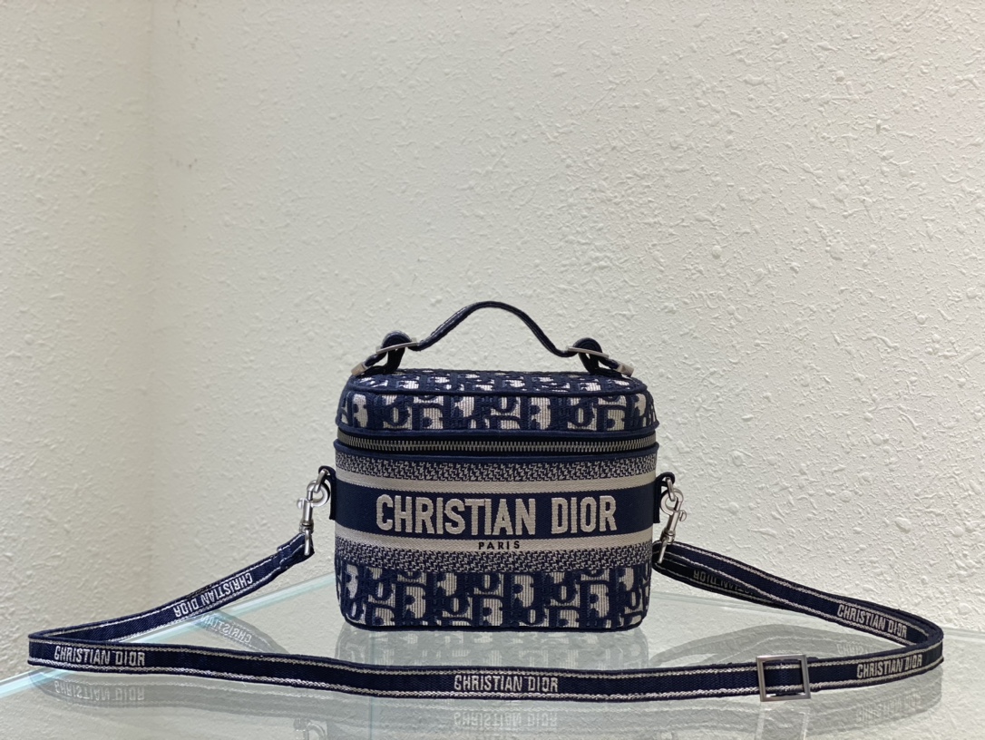 D*or cosmetic bag-18*.5*13*10.5cm