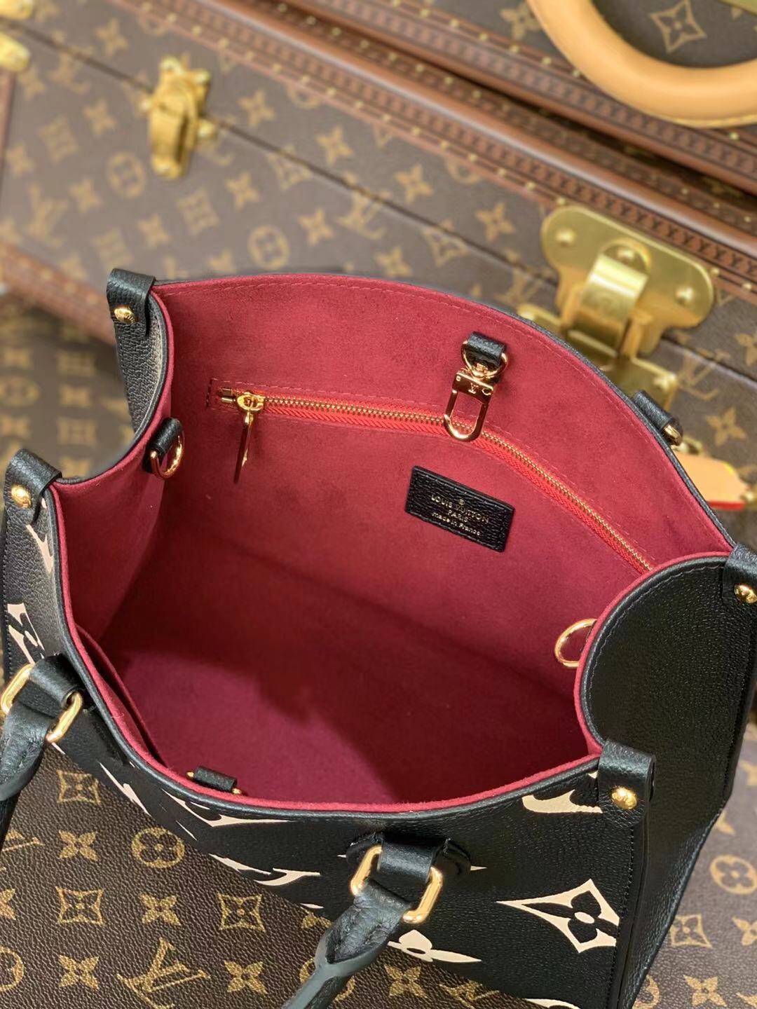 l0*is V*t0n onthego handbag-28*11*19cm