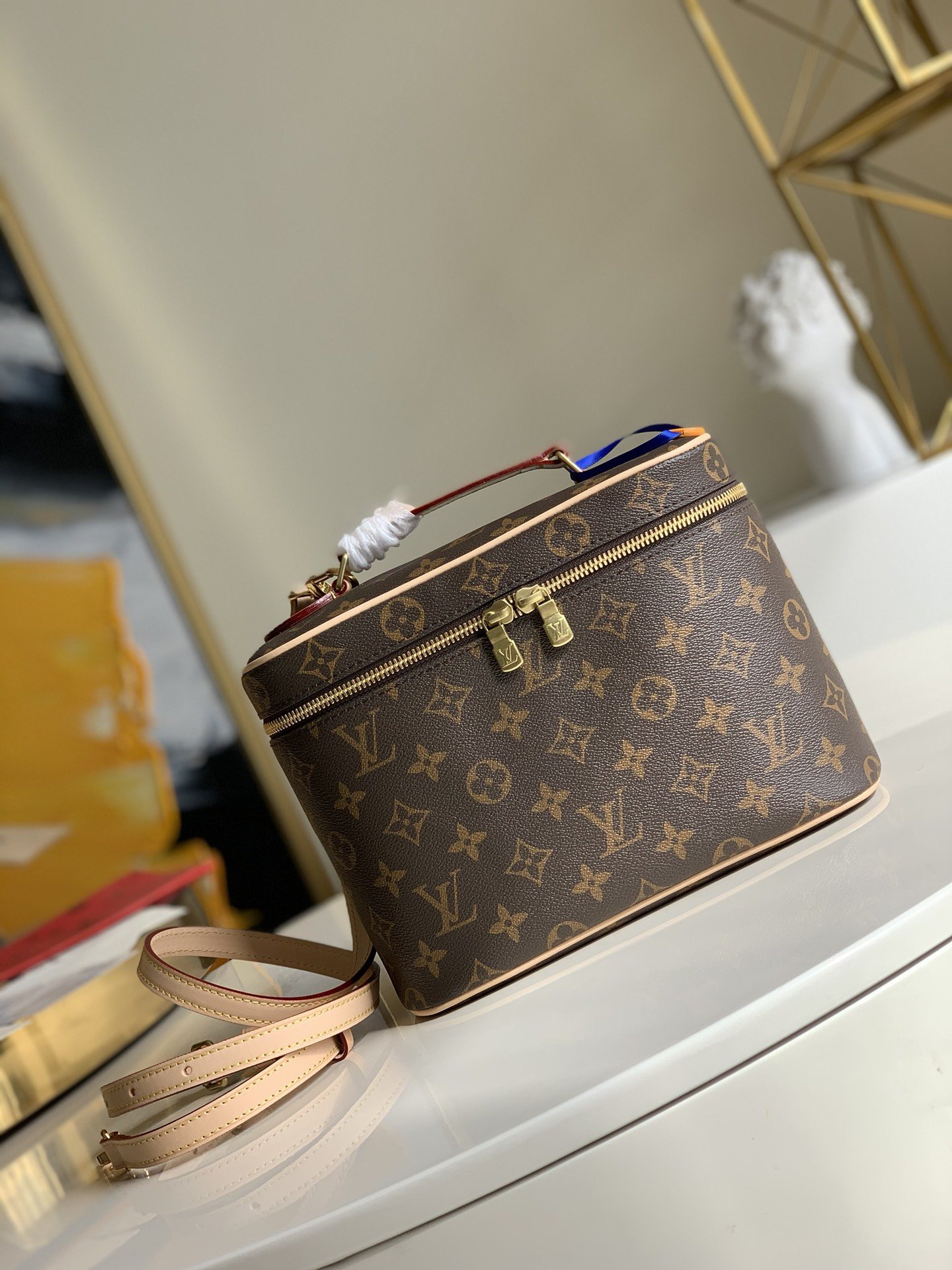 l0*is V*t0n cosmetic bag