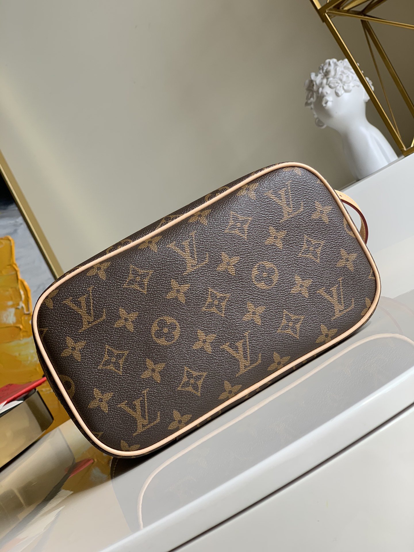 l0*is V*t0n cosmetic bag