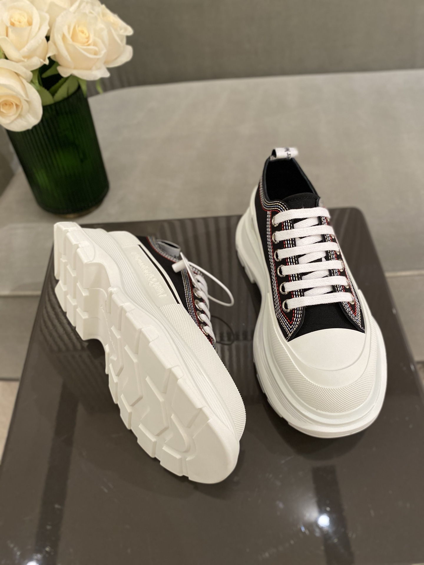 A1exa*der m*q*en sports shoes