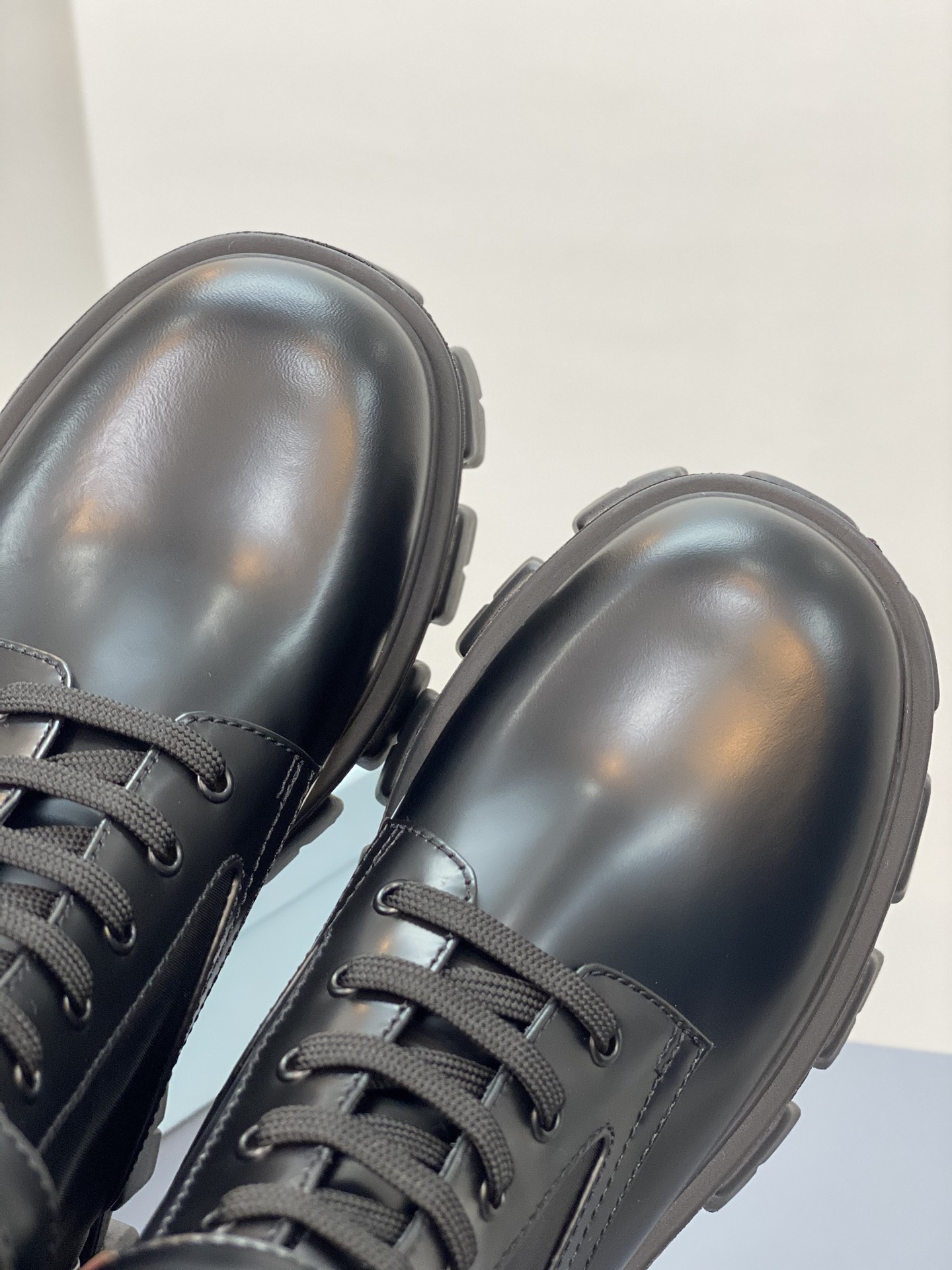 Pra*a 2020ss boots(not shiny version)