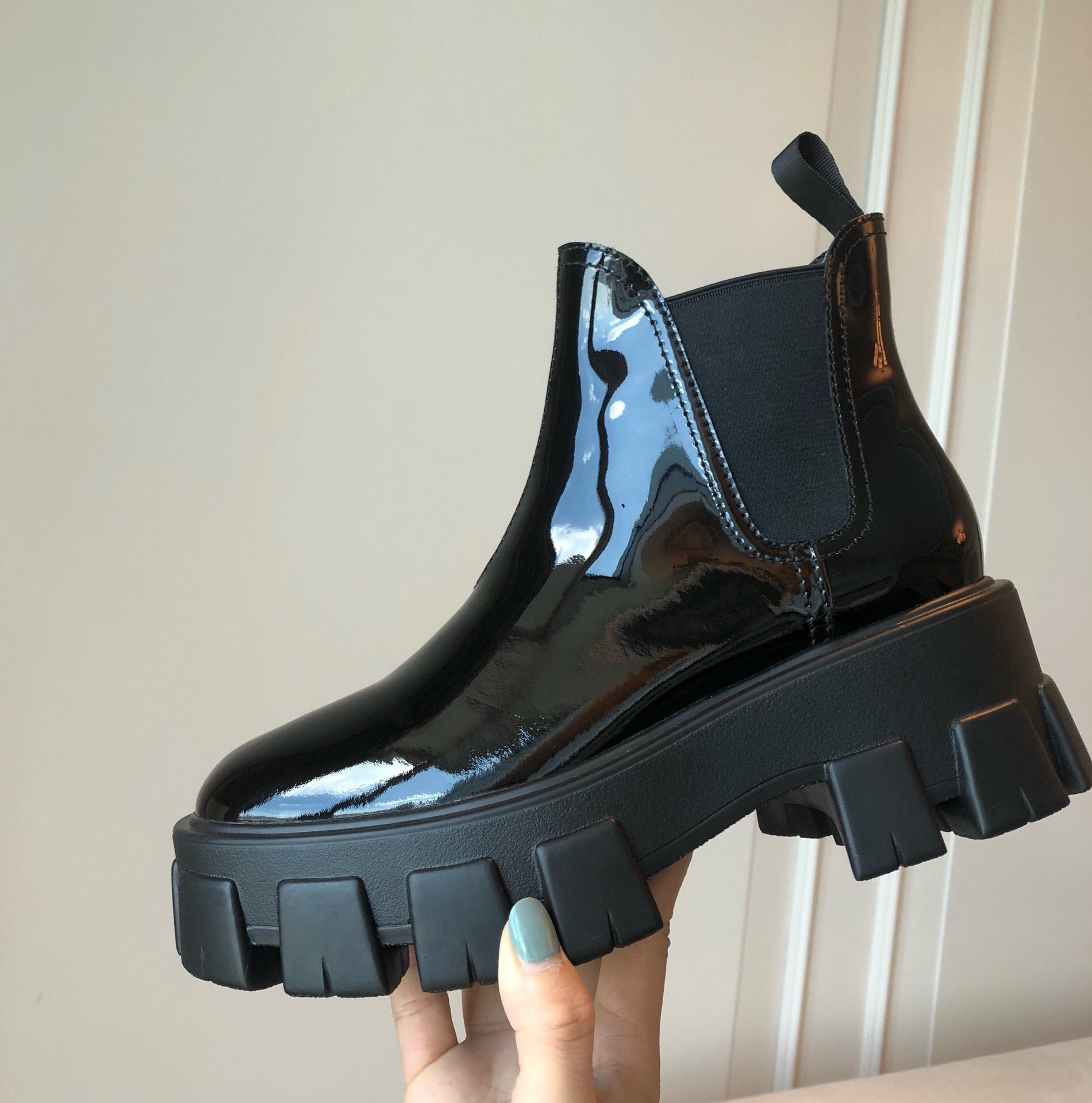 Pra*a 2020ss boots