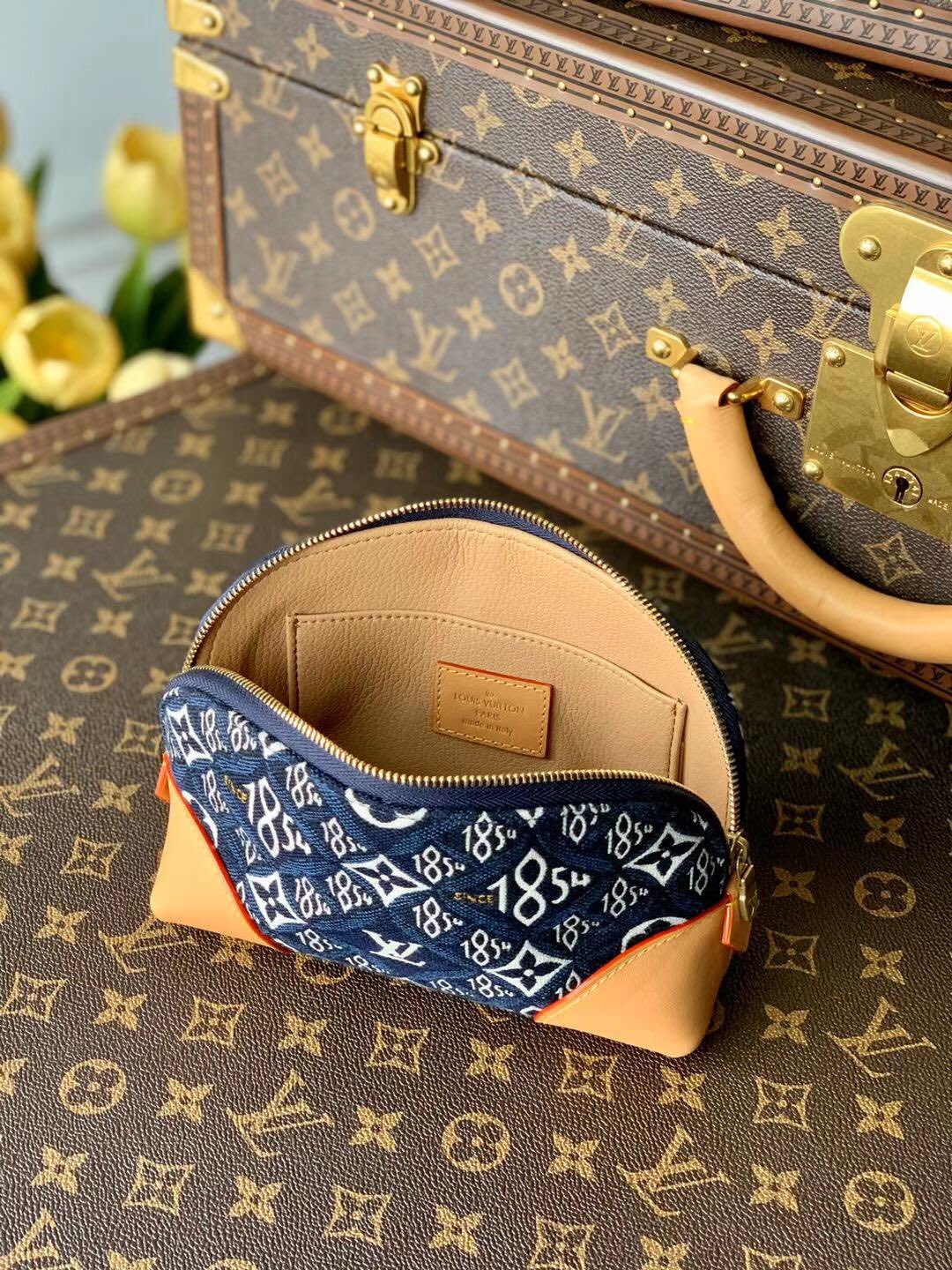 l0*is V*t0n since 1854 cosmetic bag-19*12*6cm