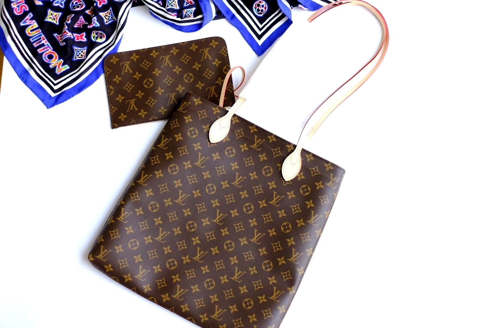 l0*is V*t0n carry it bag-m45199-37*38*3cm