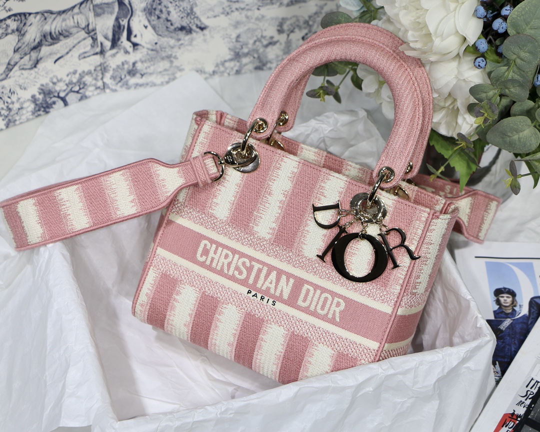 lady D*or bag-24*20*11cm