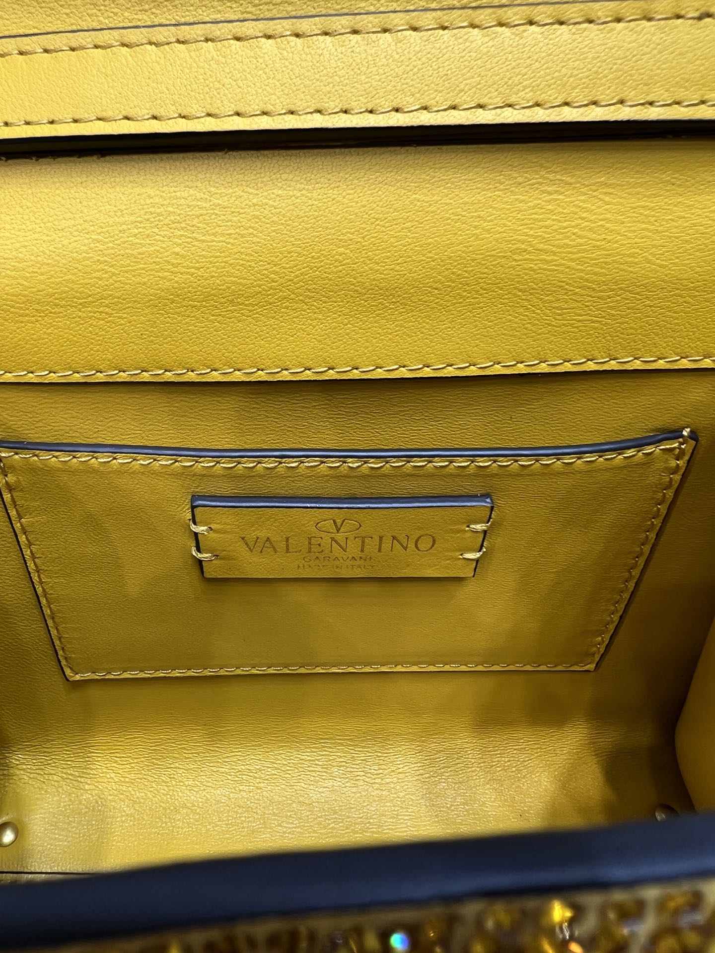 Va1e*ntin0 vlogo signature chain bag-19*13*9cm