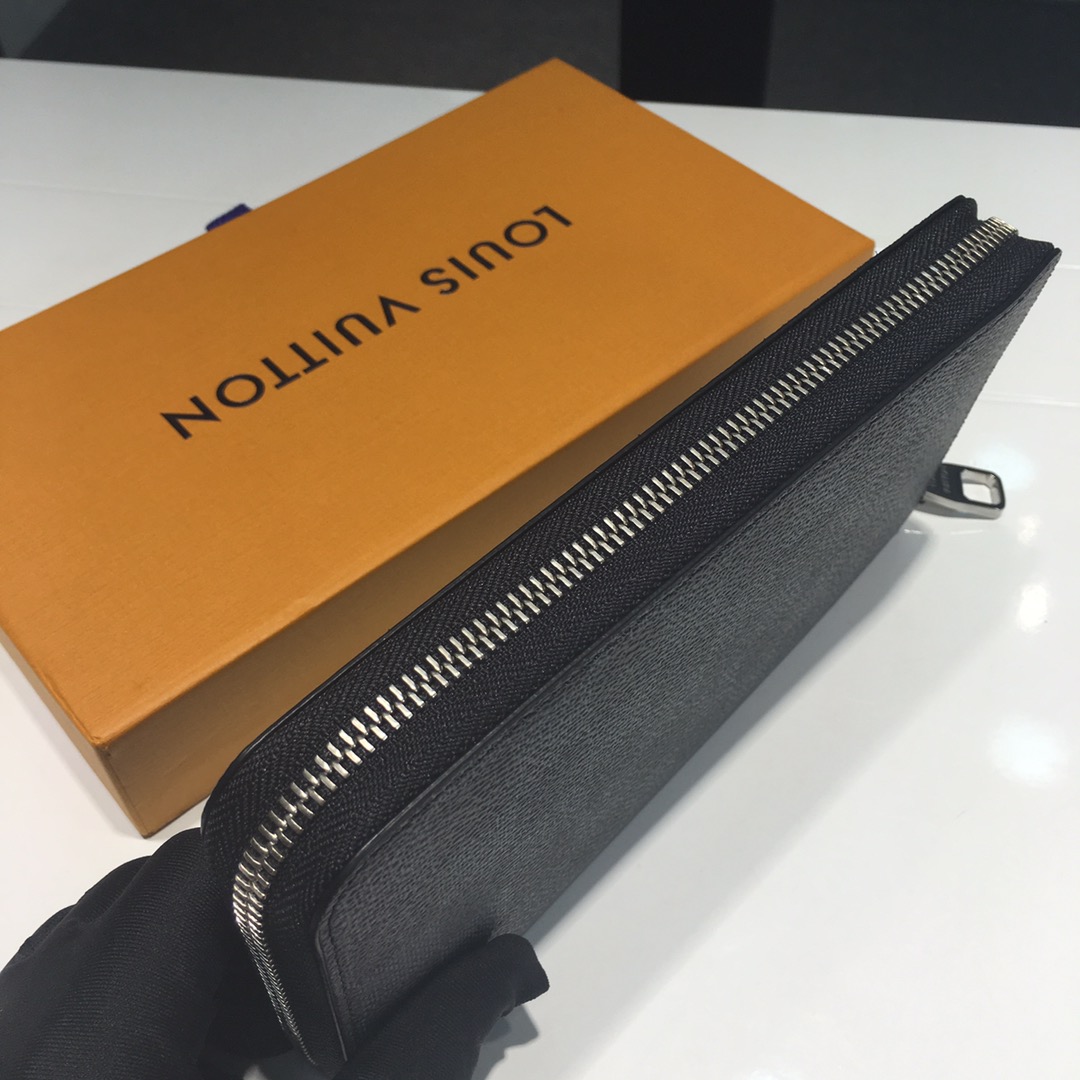 l0*is V*t0n zippy wallet-19*10*2cm