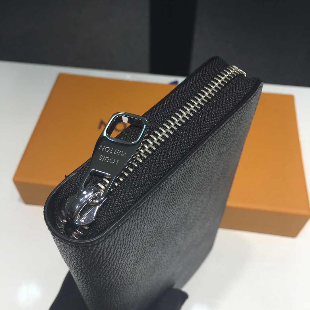 l0*is V*t0n zippy wallet-19*10*2cm