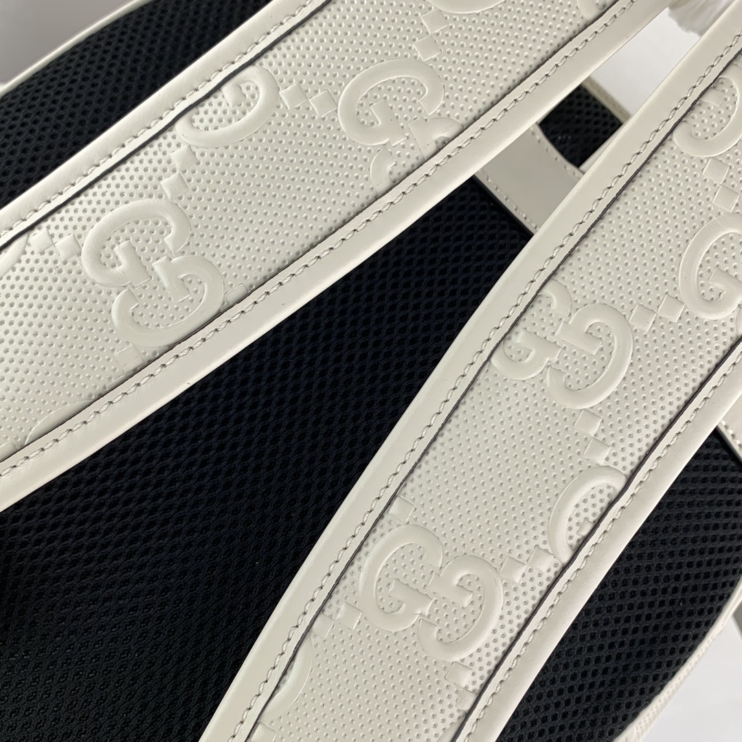 G*u*i backpack-27*37*13cm
