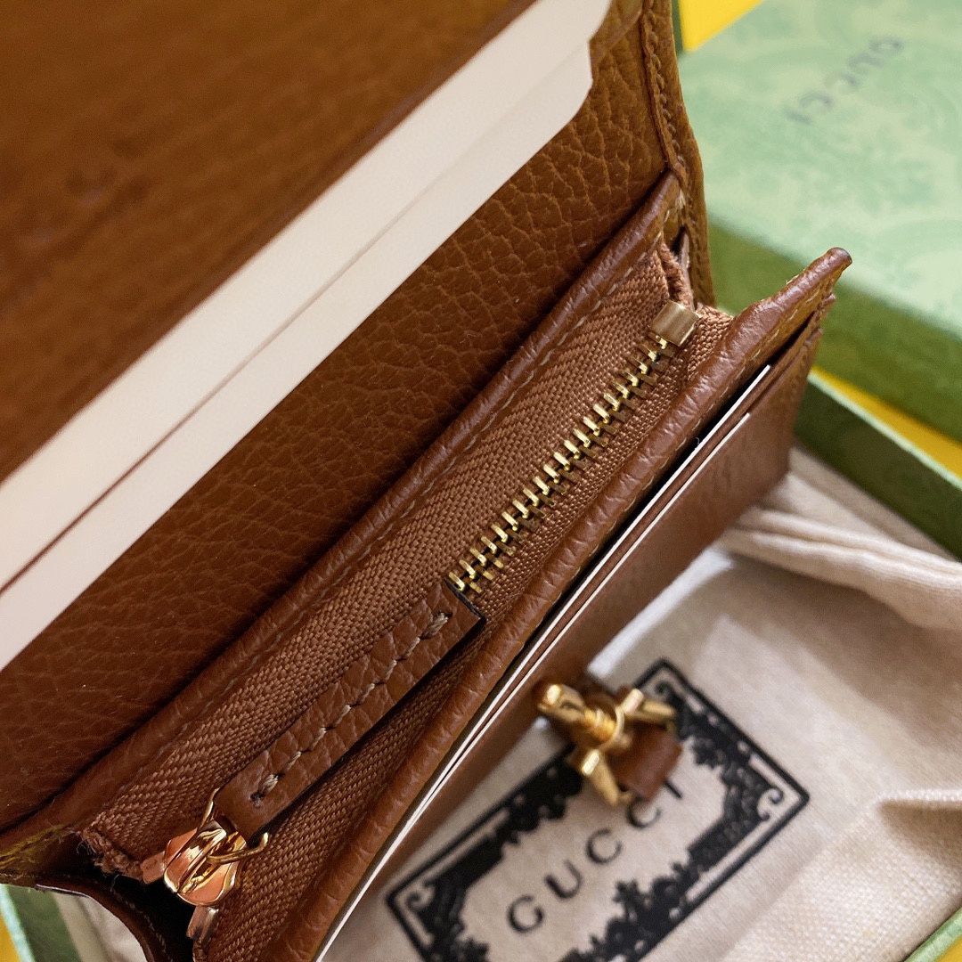 G*u*i wallet-9.5cm