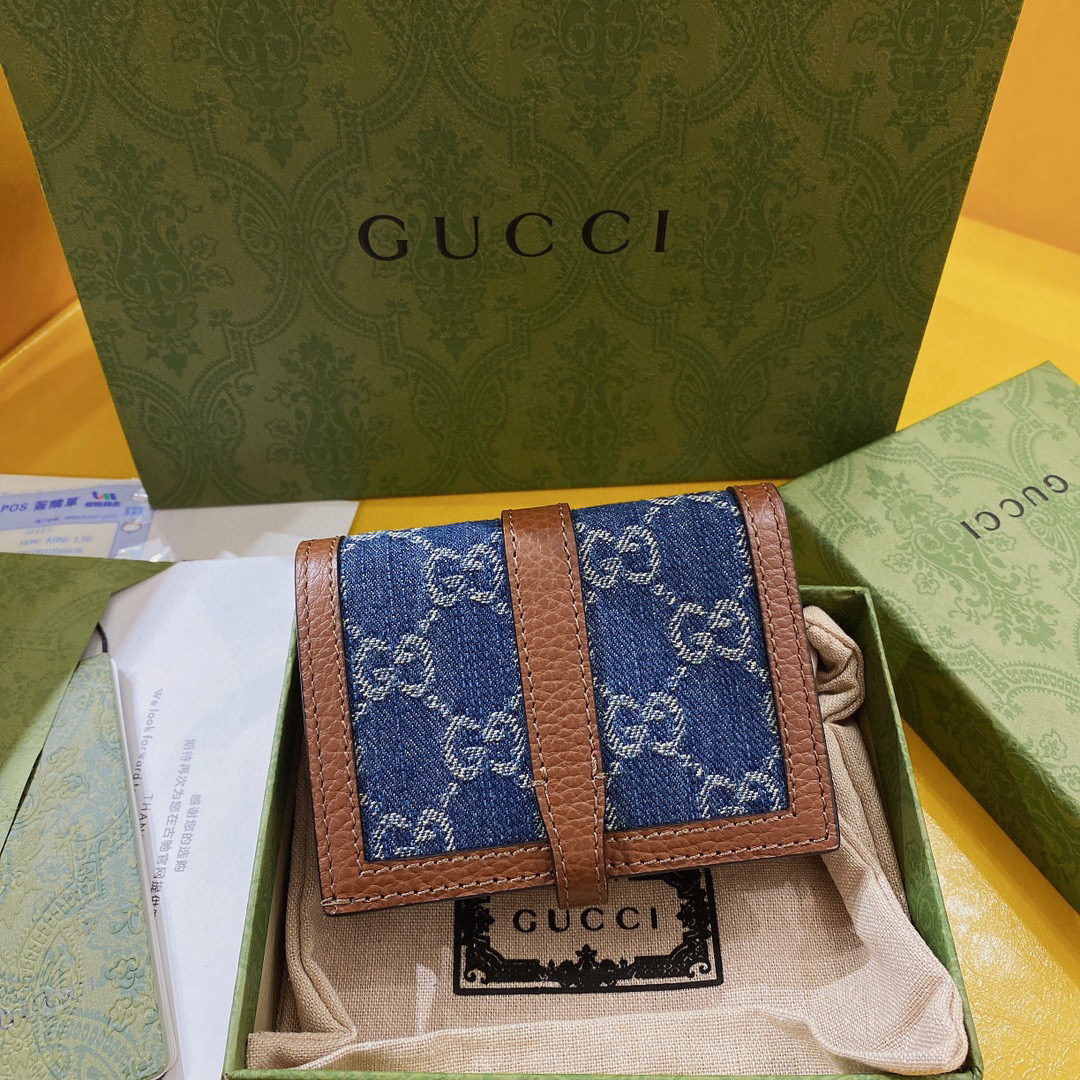 G*u*i wallet-9.5cm