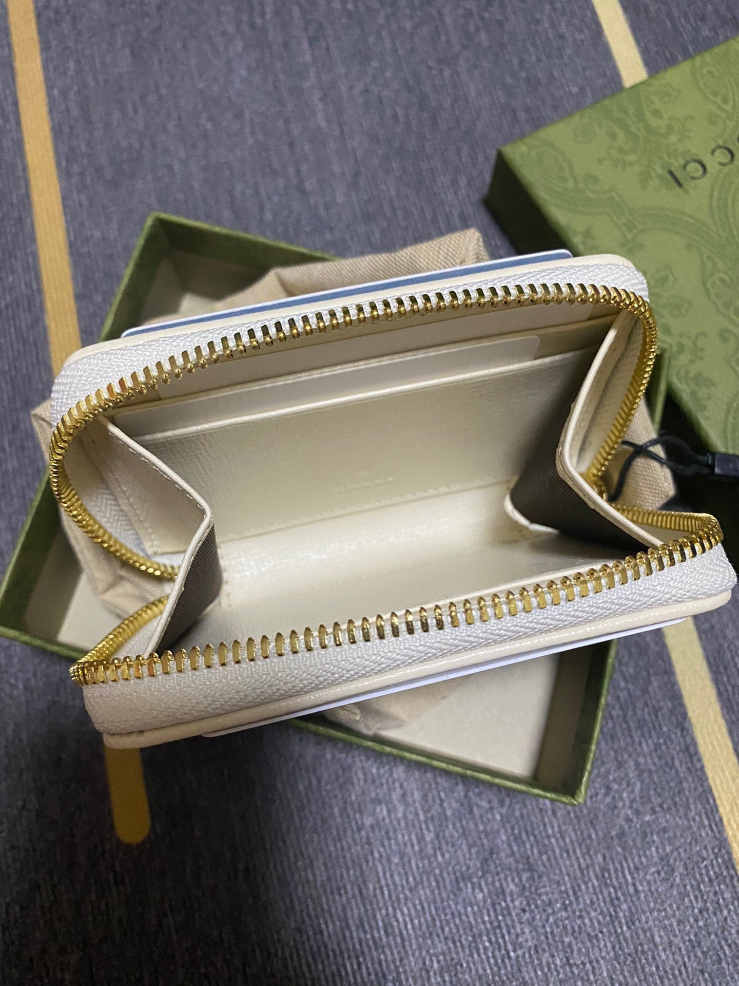 G*u*i wallet-11.5*8.5*3cm