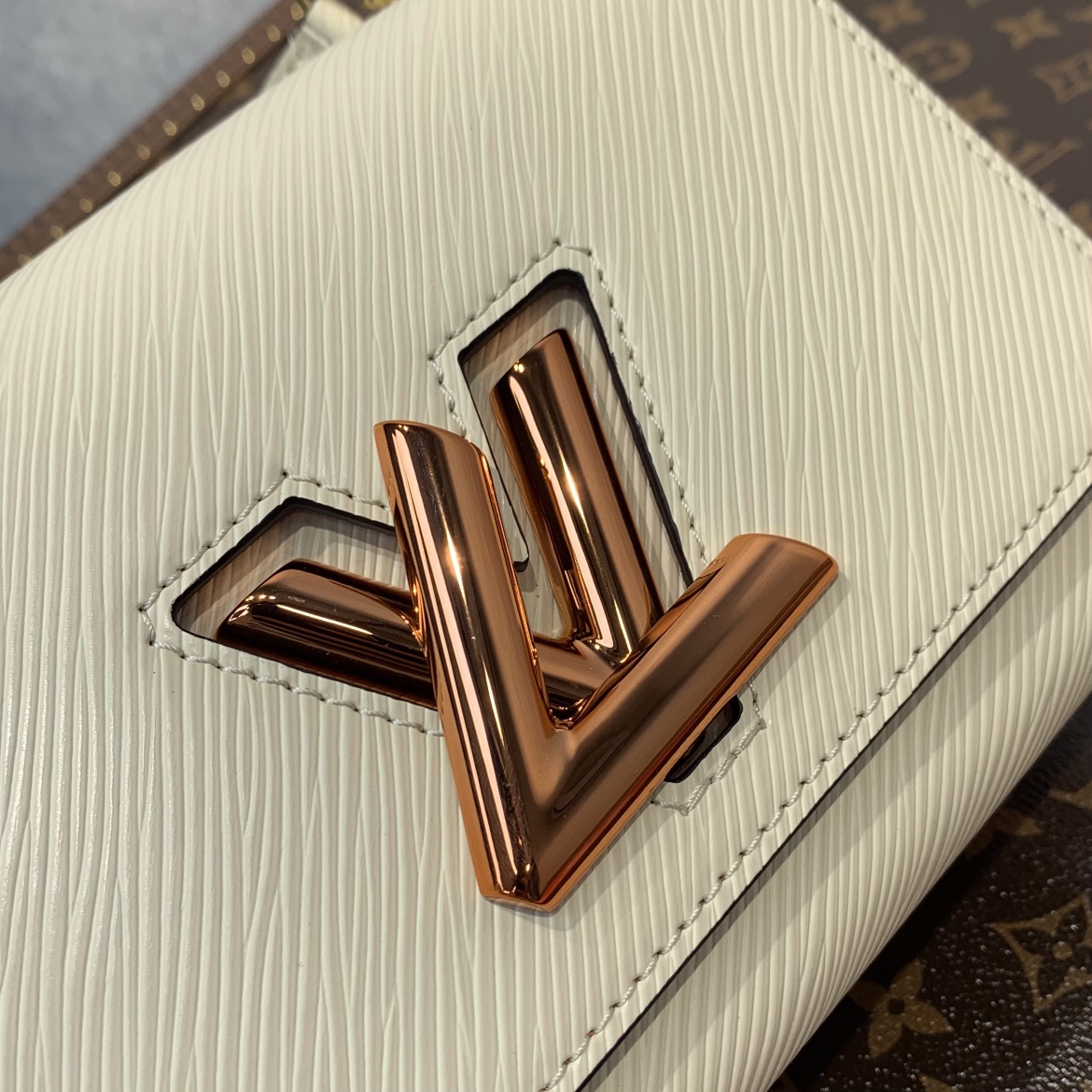 l0*is V*t0n twist -18*13*9cm