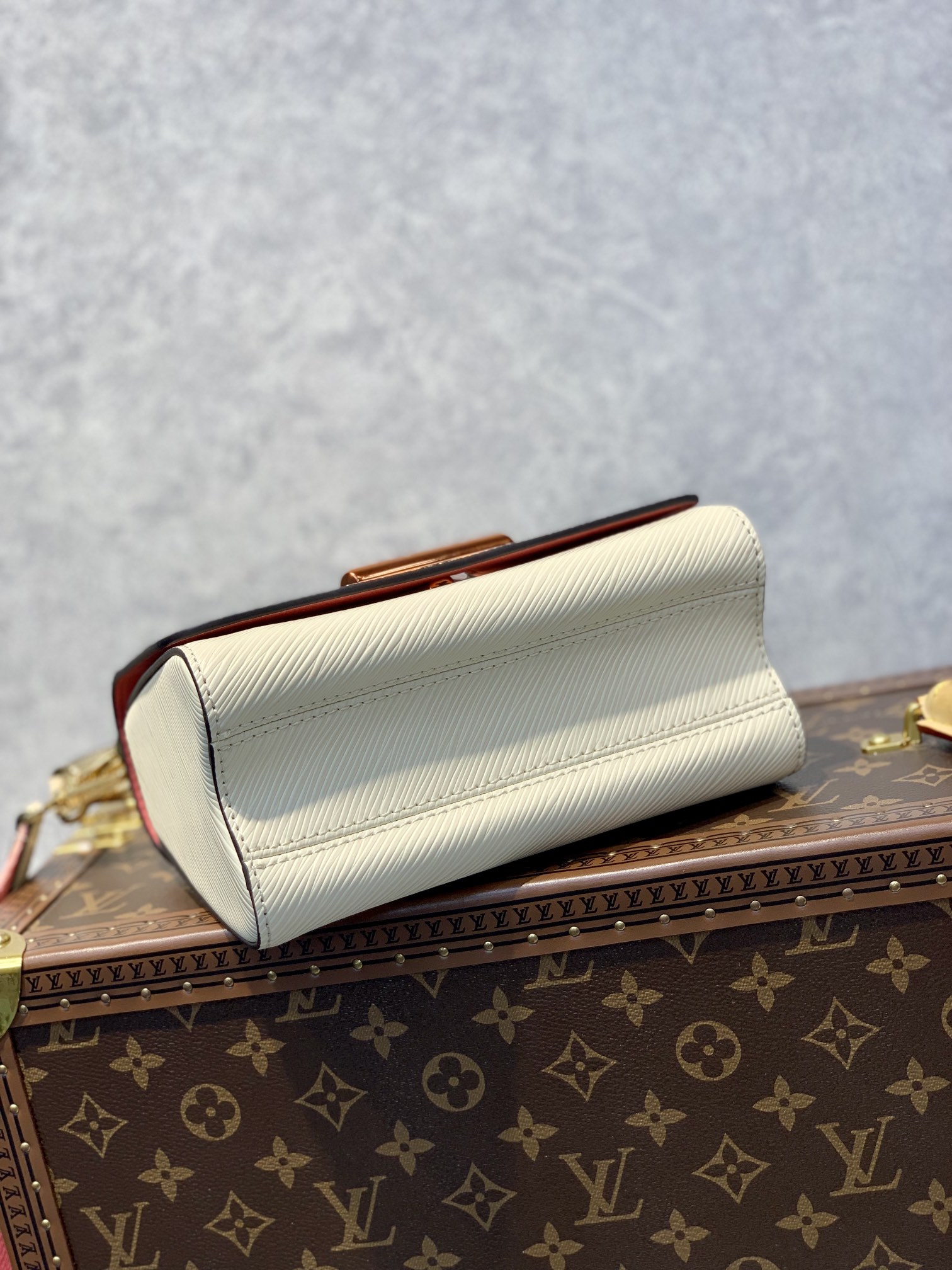 l0*is V*t0n twist -18*13*9cm