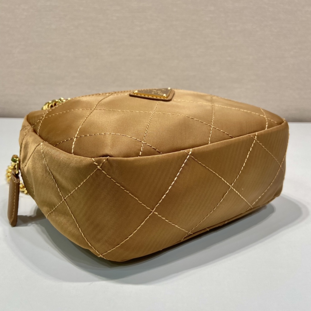 Pra*a 1bd632 vintage bag-19*14*6cm
