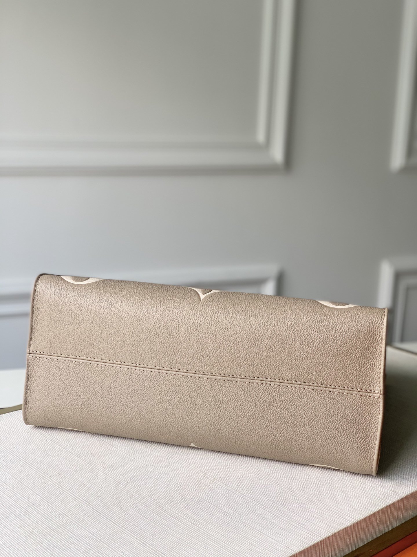l0*is V*t0n small onthego handbag-35*28*15cm