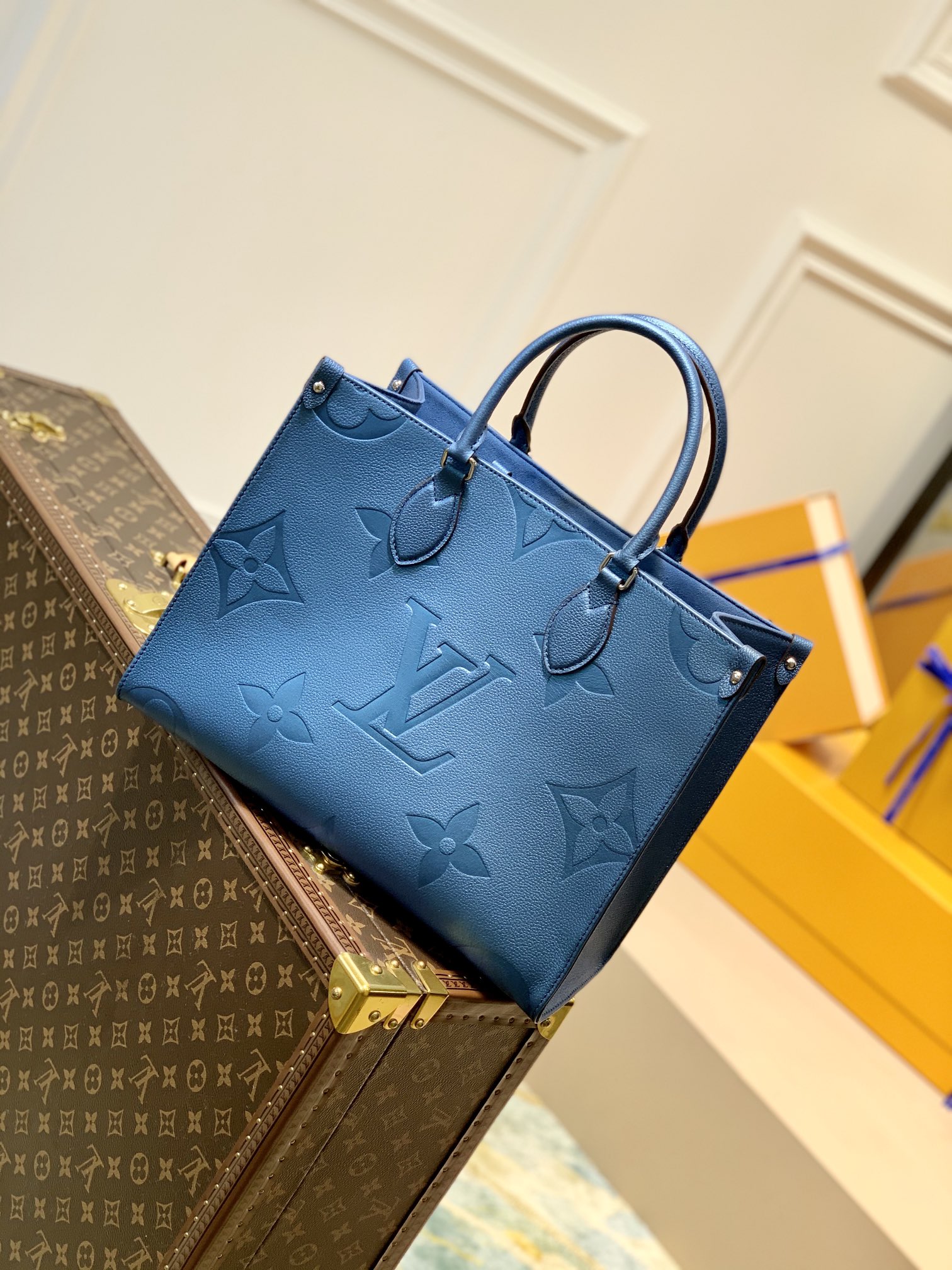 l0*is V*t0n onthego handbag-35*27*14cm