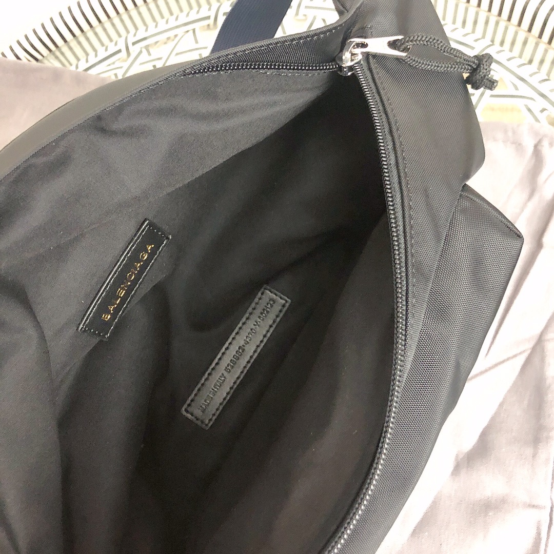 Ba*len*cia*ga crossbody bag-44*18*10cm