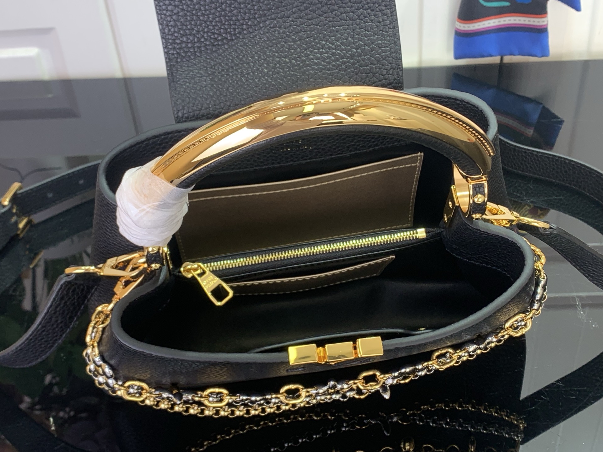 L0vis Vvtt0n Sac Capucines East West BB-29x18x9CM
