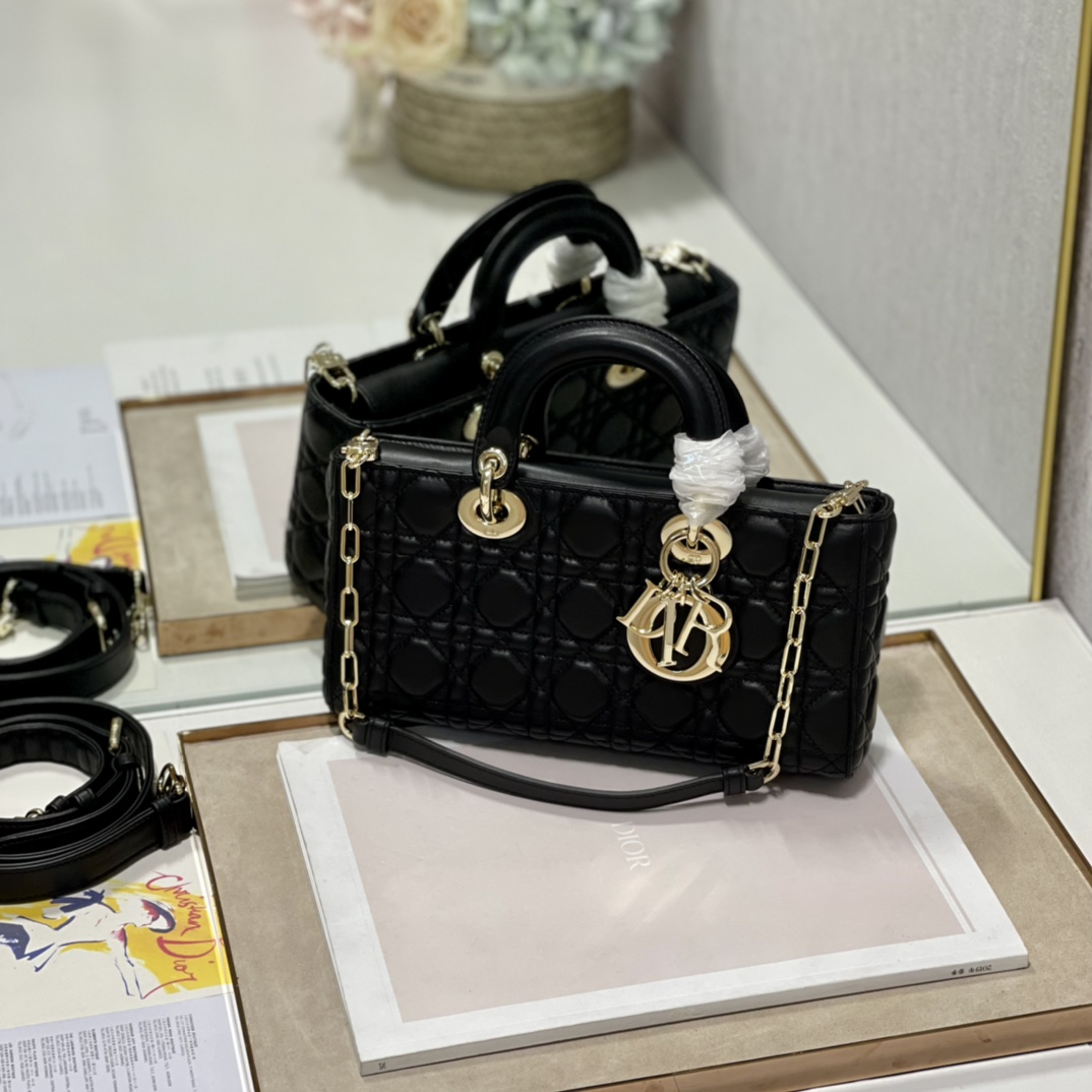D*or lady bag-26 x 13.5 x 5cm