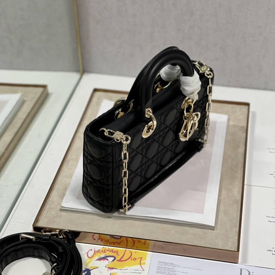 D*or lady bag-26 x 13.5 x 5cm