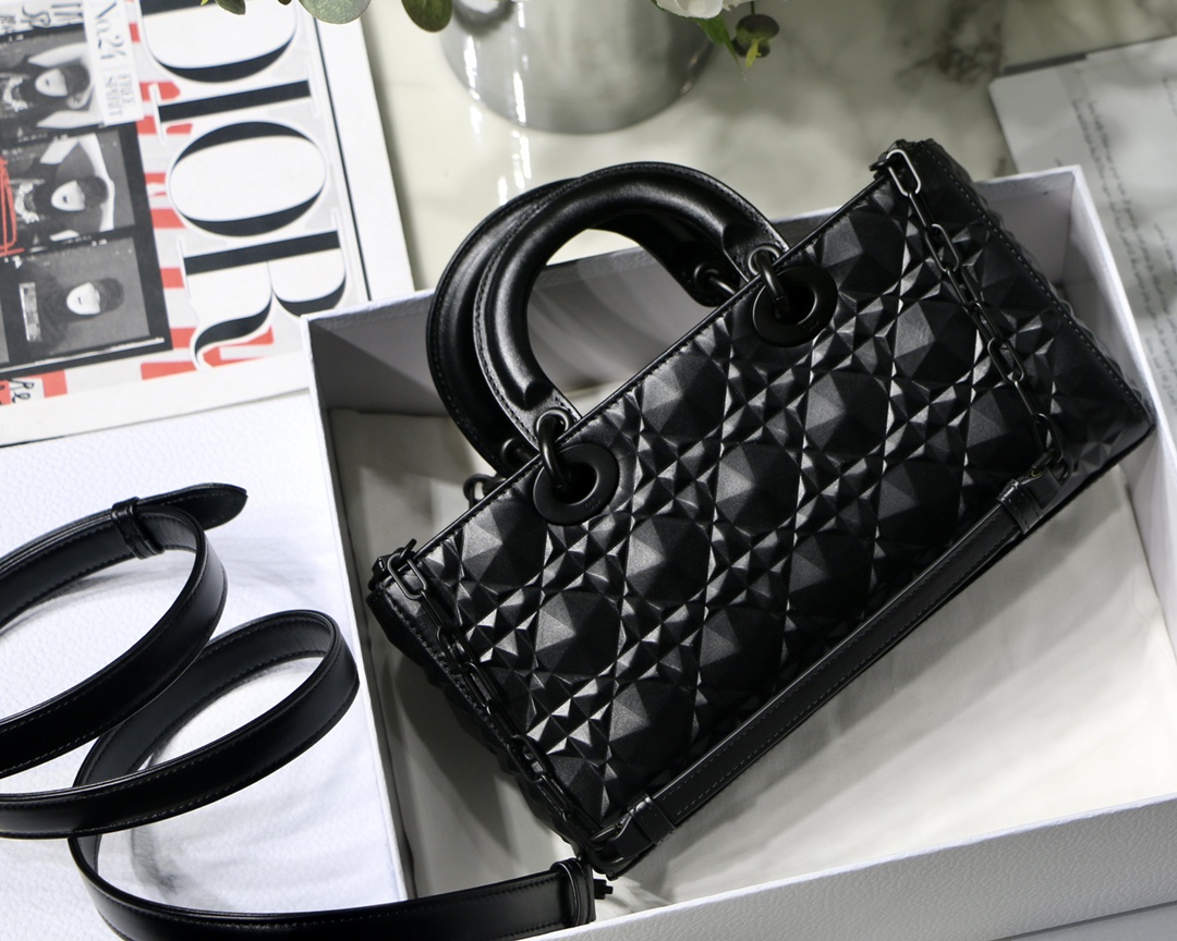 D*or lady bag-26 x 13.5 x 5 cm