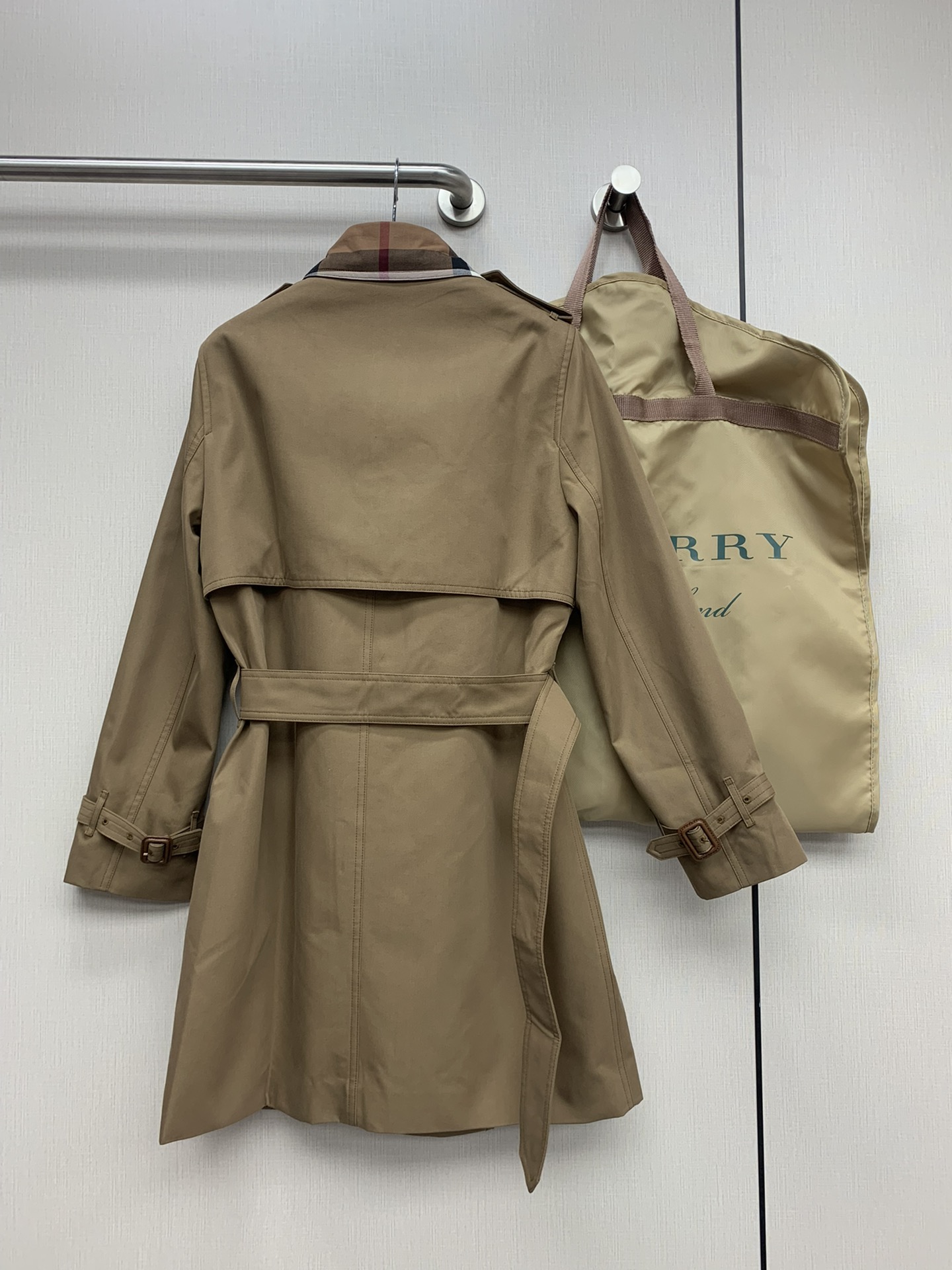 B**rry 204ss trench