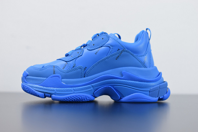Ba*len*cia*ga triple s
