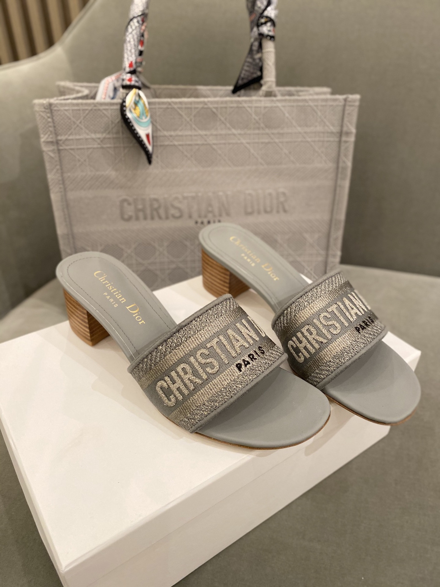 D*or slippers