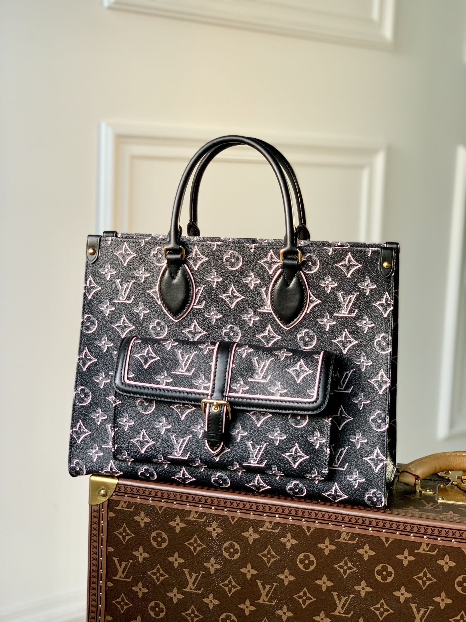 l0*is V*t0n onthego handbag-34*26*13cm