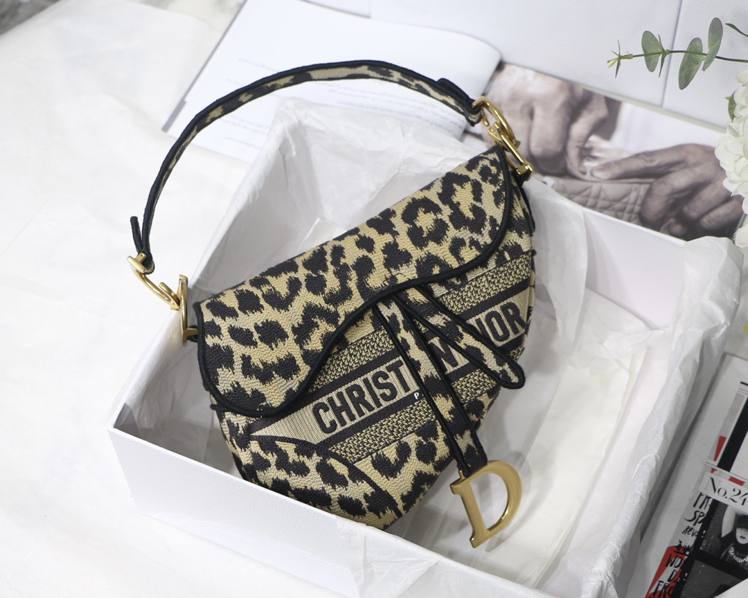 D*or saddle bag-25.5 x 20 x 6.5cm