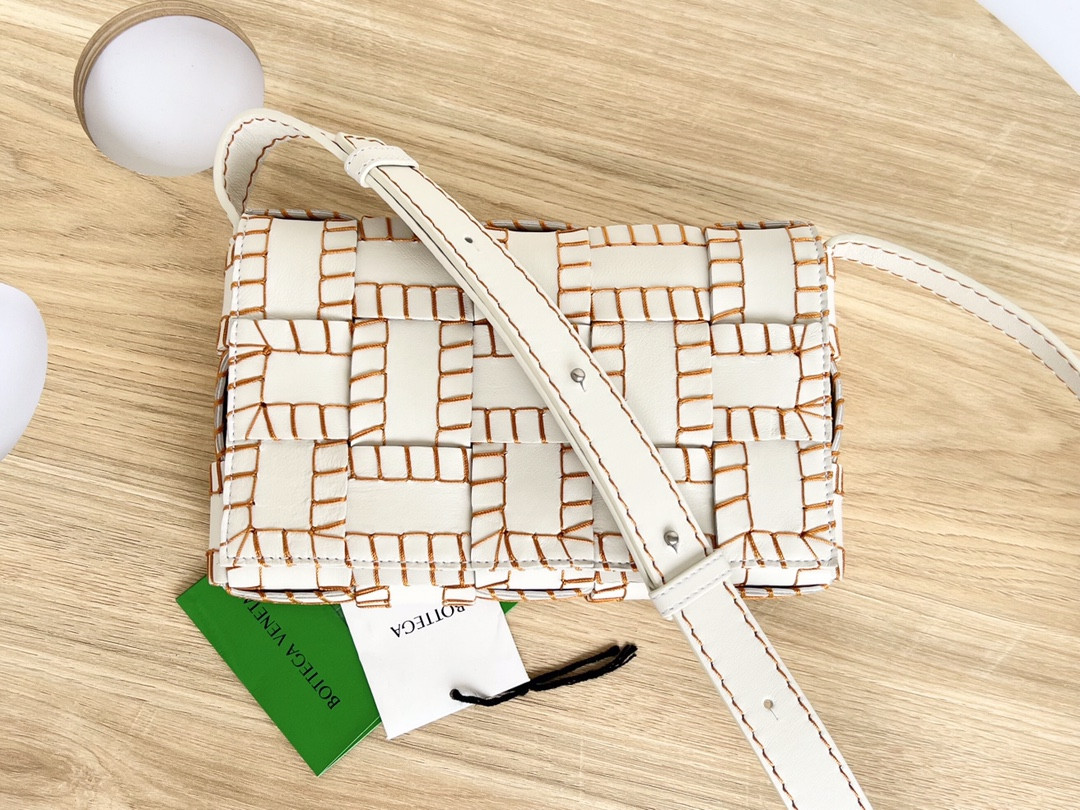 b0tte*a Ven*ta cassette bag-23x15x6cm