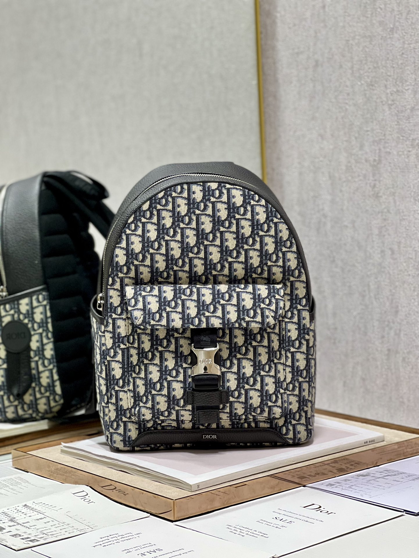D*or oblique explorer backpack-23.5×11×32cm