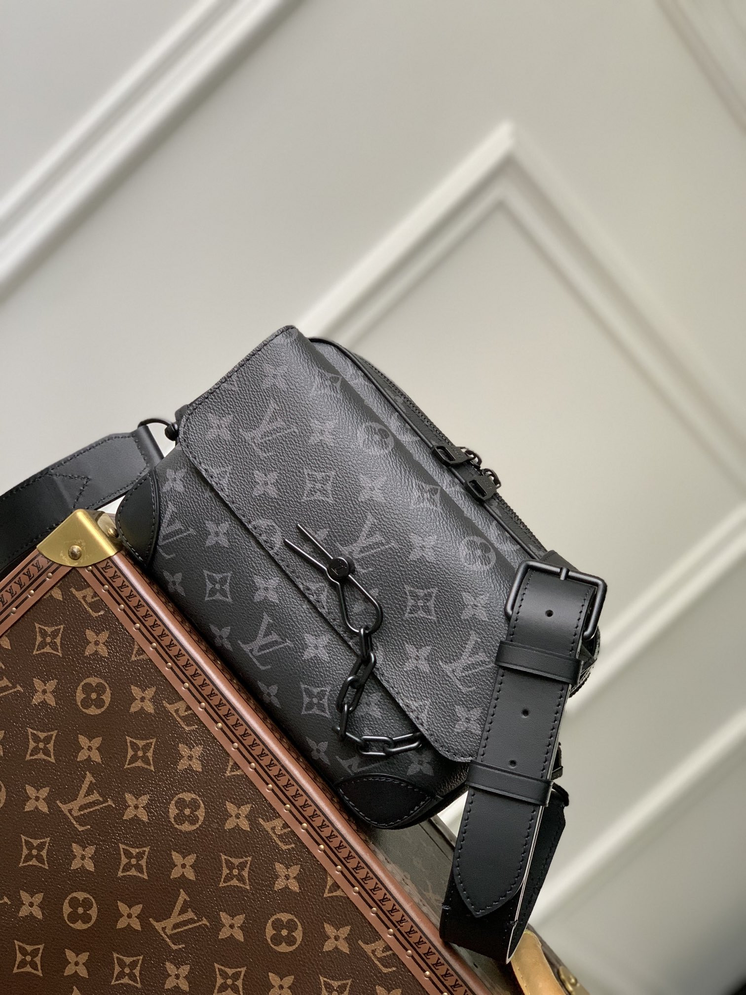 l0*is V*t0n steamer bag-24*17*5cm