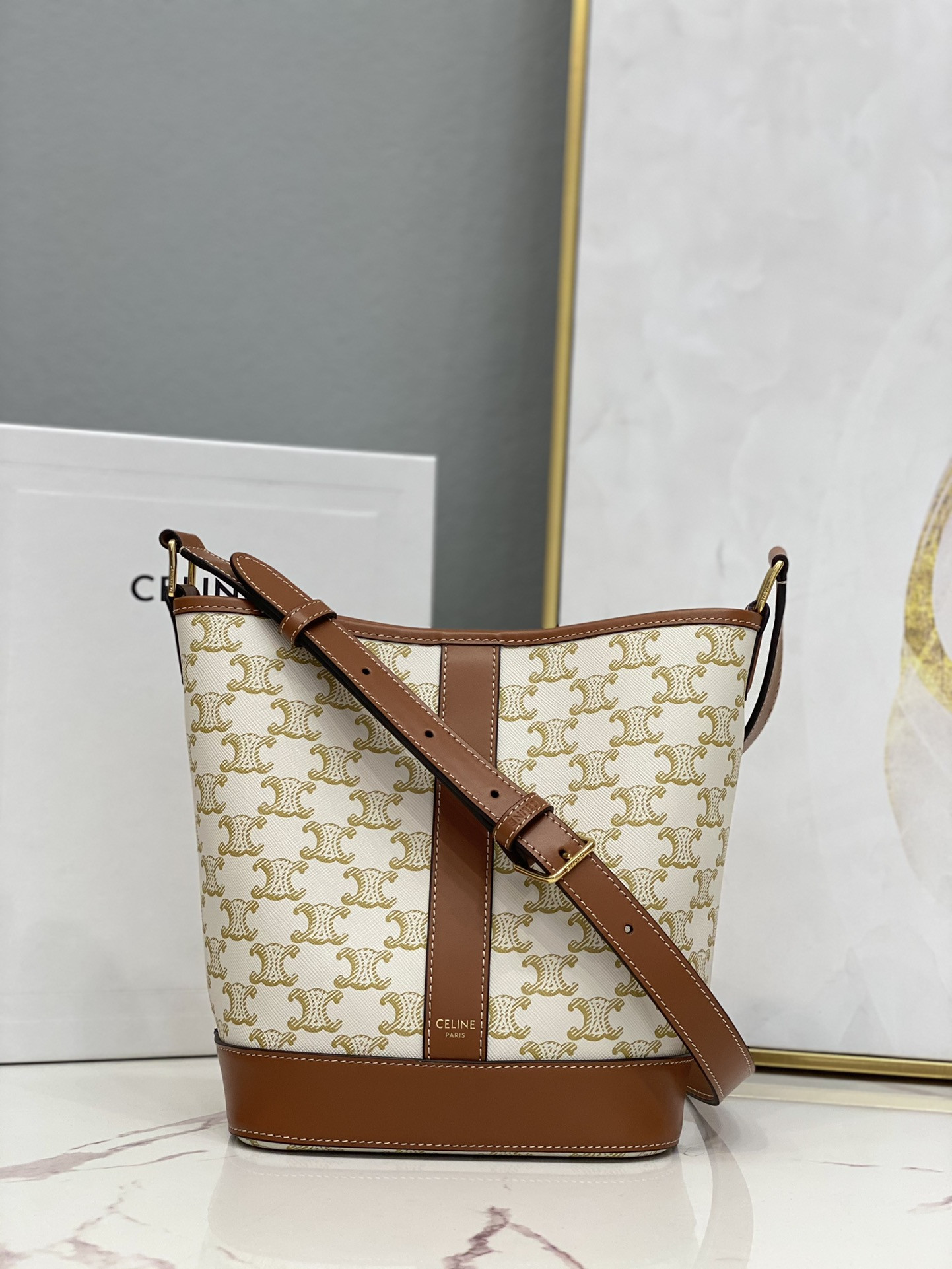 Ce**e triomphe bucket-22×30×13cm