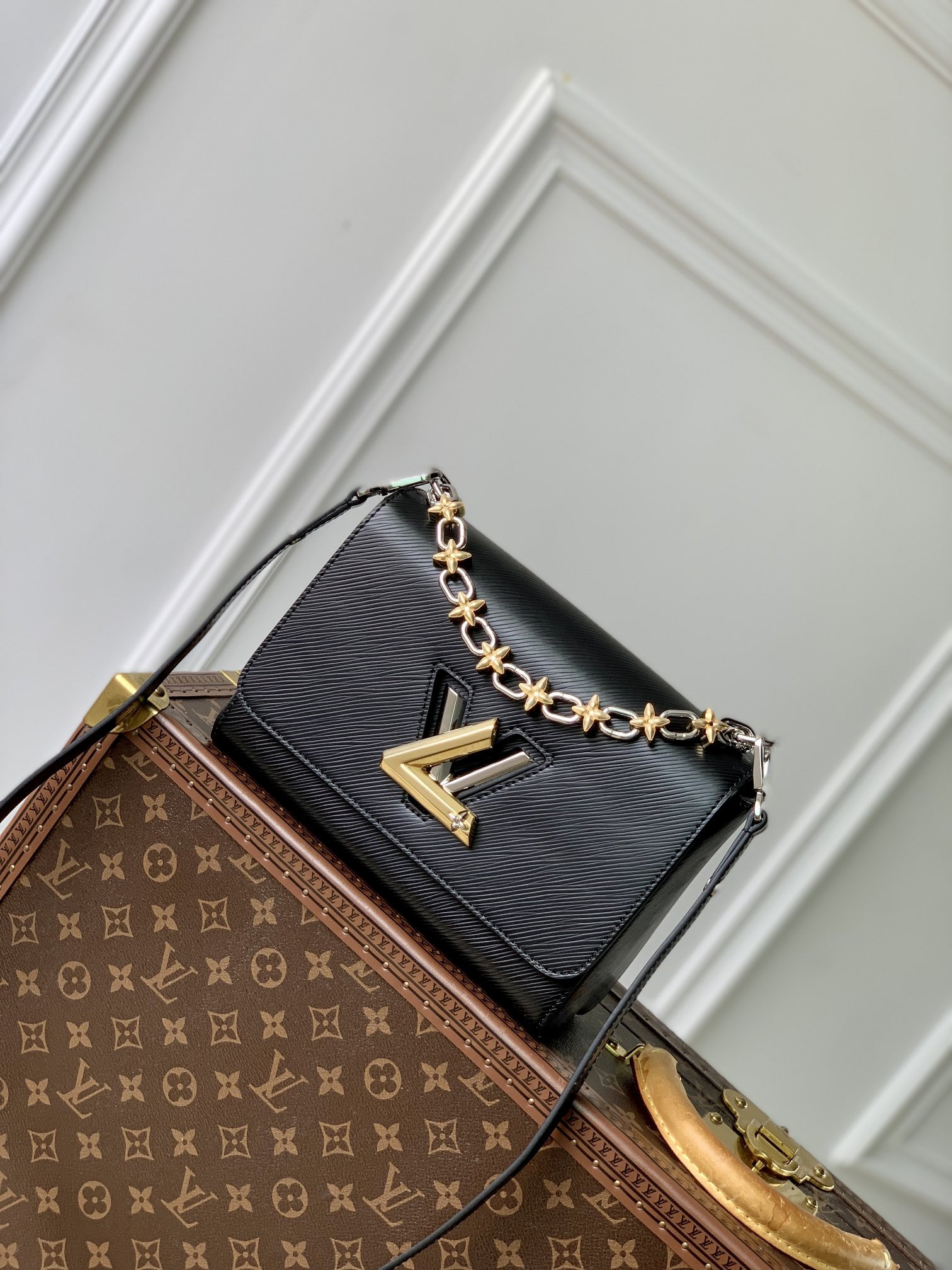 l0*is V*t0n twist mm bloom bag-23*17*9.5cm