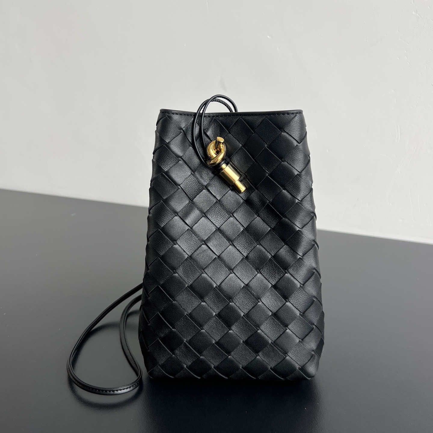B0tt*ga Ven*ta Women's Andiamo Phone Pouch in Sterling-21.5x14x7CM